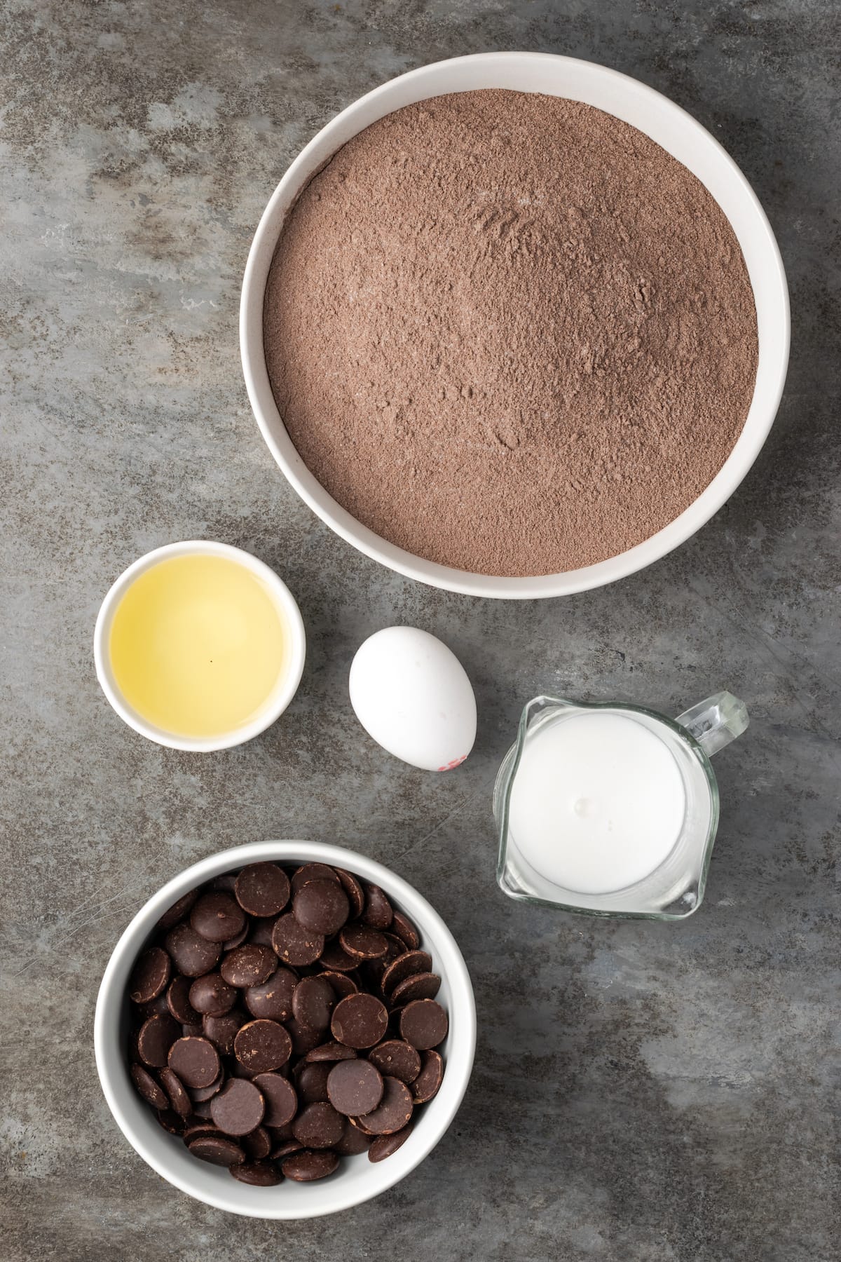 The ingredients for fudgy cake mix brownies.