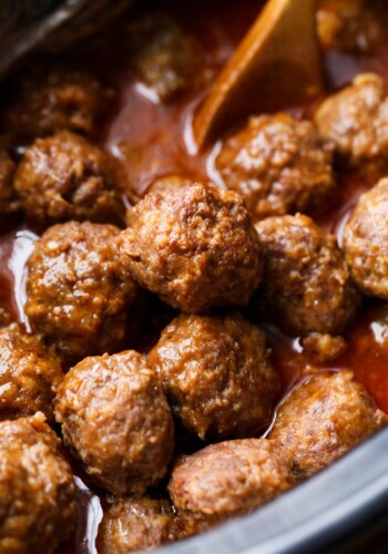Crockpot Meatballs in the slow cooker with sauce